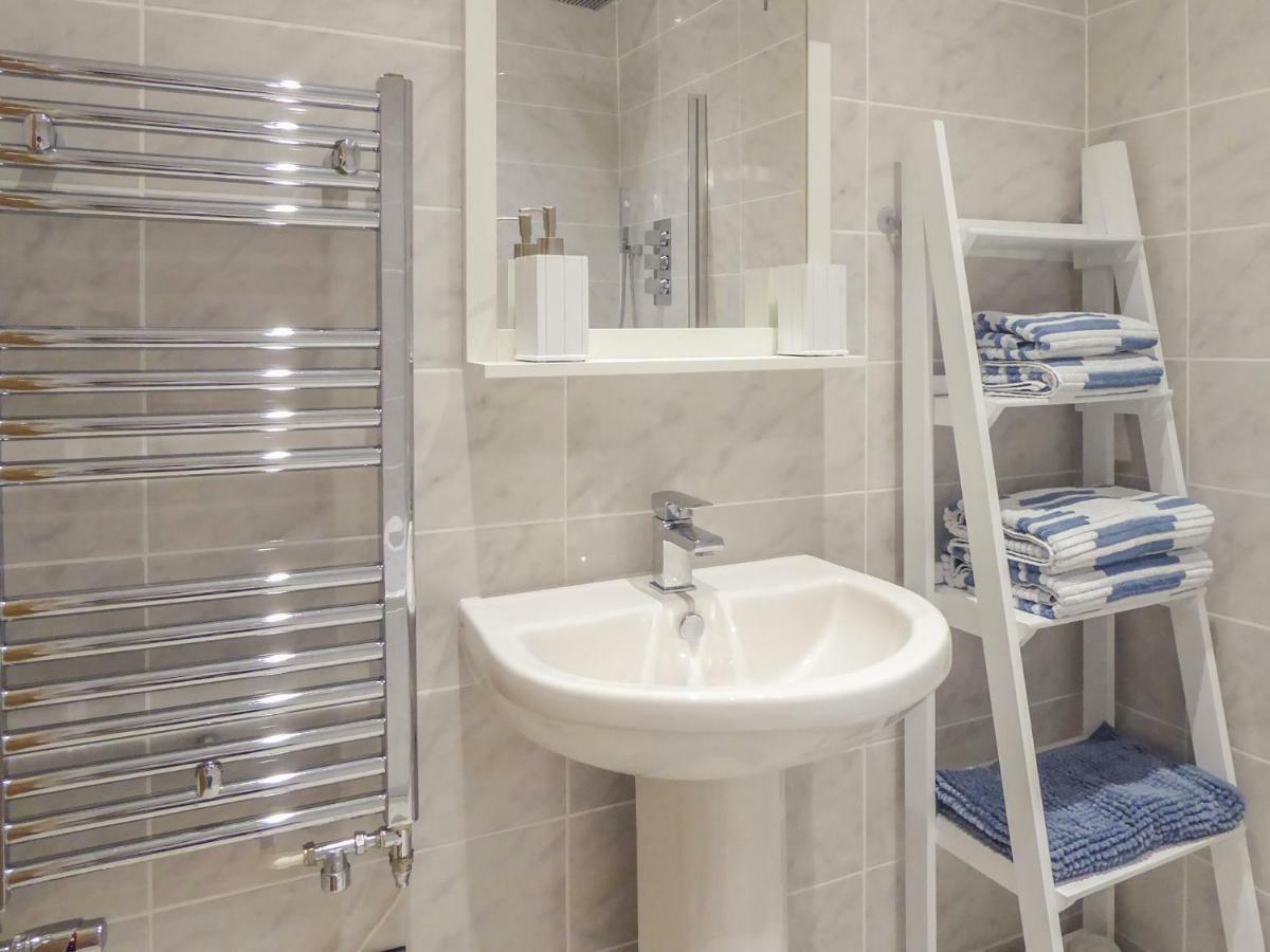לו Harbour View Apartment מראה חיצוני תמונה